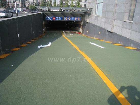 鋪砂止滑坡道地坪-歐進(jìn)建材sugarcreekapts.com